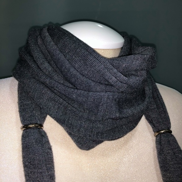 2 in 1 Scarf & Jewelry - Picture 13 of 14